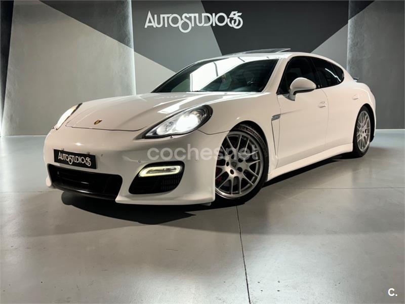 PORSCHE Panamera Turbo