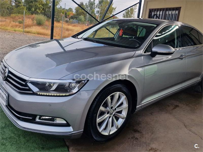 VOLKSWAGEN Passat Advance 2.0 TDI