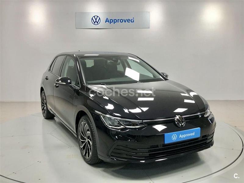 VOLKSWAGEN Golf Life 1.0 eTSI 81kW 110CV DSG 5p.