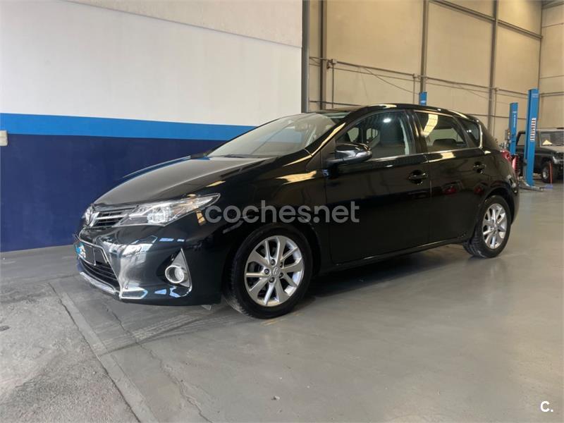 TOYOTA Auris 130 Active