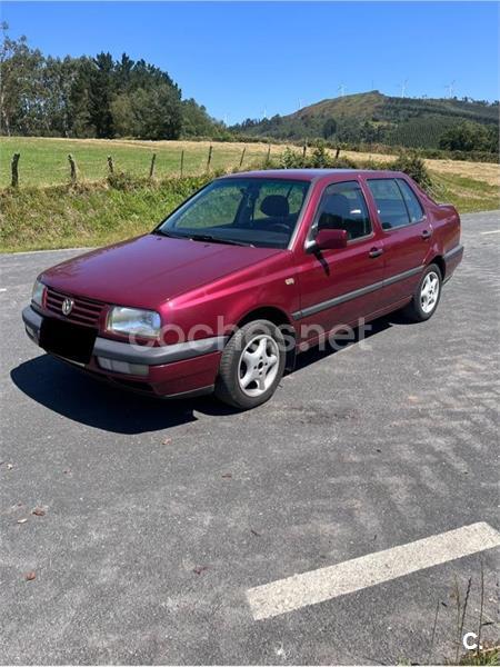 VOLKSWAGEN Vento