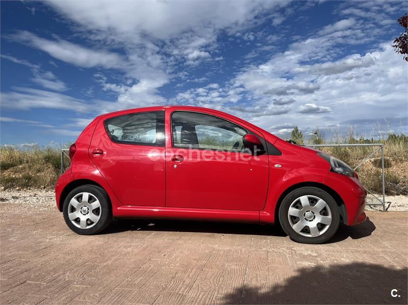 TOYOTA Aygo 1.0 VVTi Live 5p.