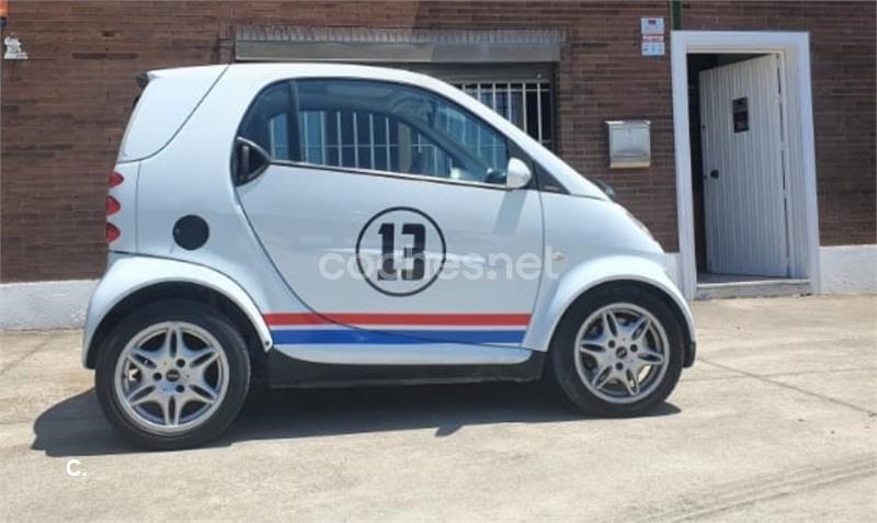 SMART fortwo coupe pure 61CV 3p.