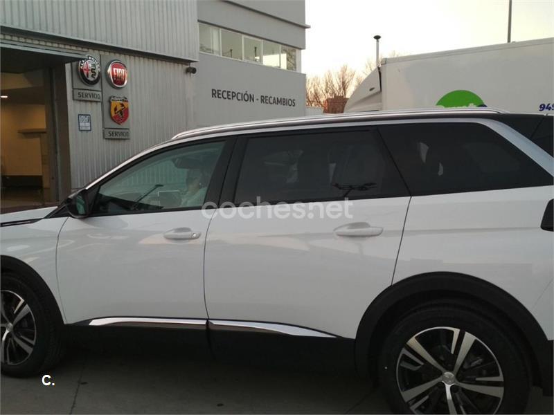 PEUGEOT 5008 Allure 1.2L PureTech 96kW 130CV SS 5p.