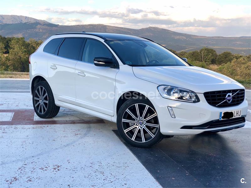 VOLVO XC60 2.0 D4 Momentum Auto 5p.