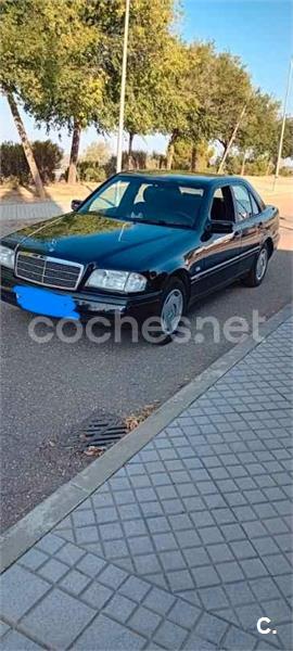 MERCEDES-BENZ 180D