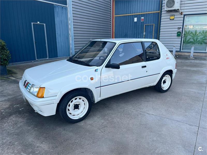 PEUGEOT 205