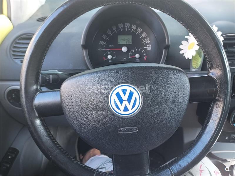 VOLKSWAGEN New Beetle 2.0 AUTO 3p.