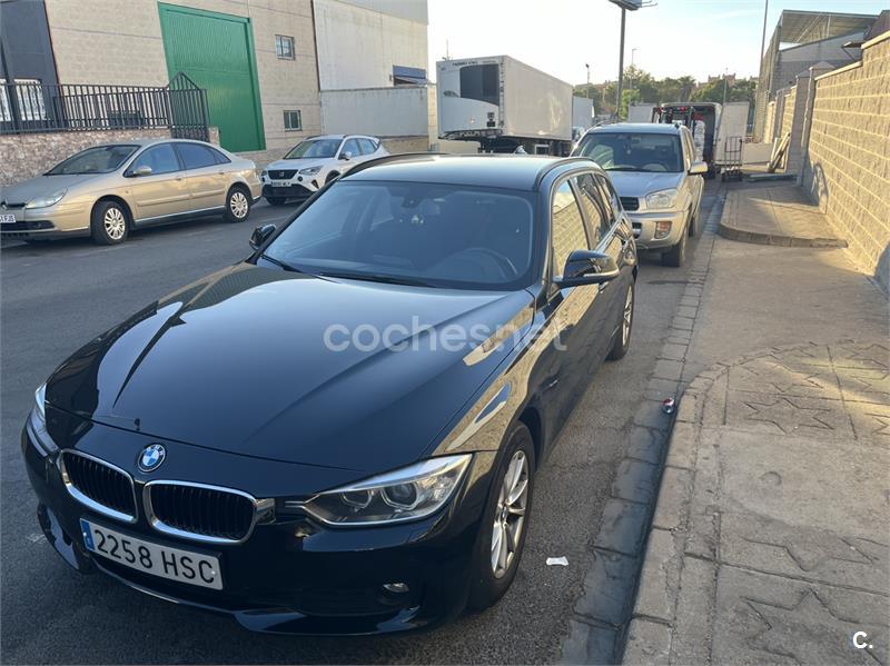 BMW Serie 3 318d Essential Edition Touring 5p.