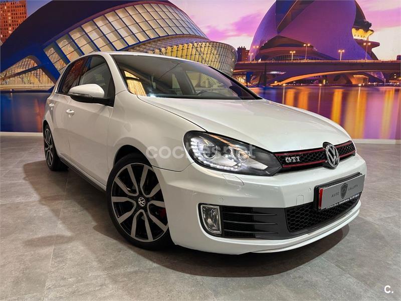 VOLKSWAGEN Golf 2.0 TSI 210cv GTI 5p.