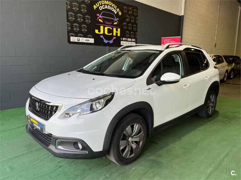 PEUGEOT 2008 Signature 1.2 PureTech