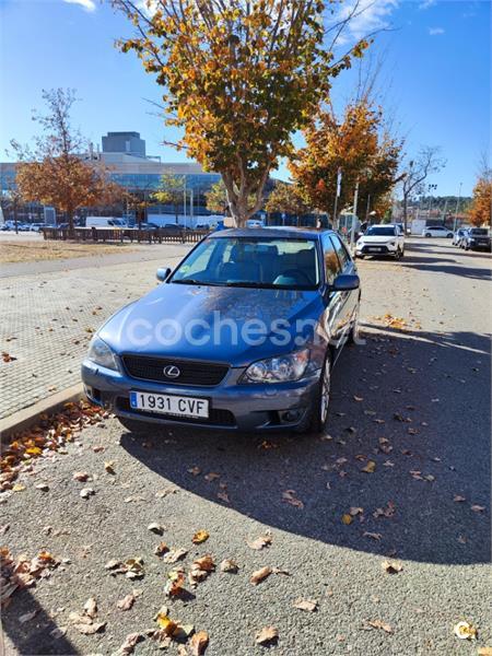 LEXUS IS200 2.0 Premium 4p.