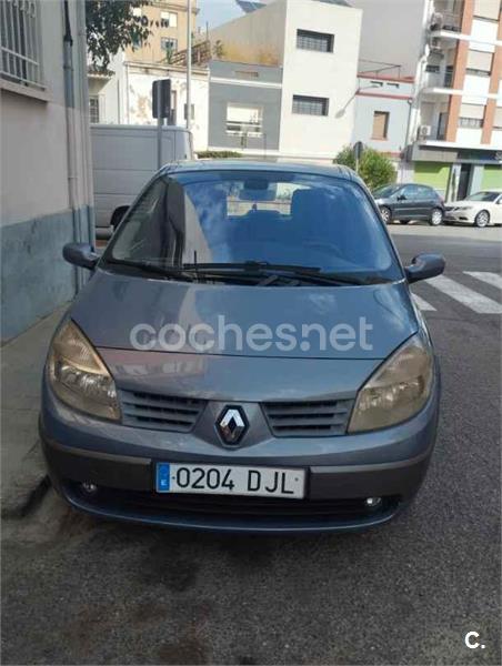 RENAULT Scenic