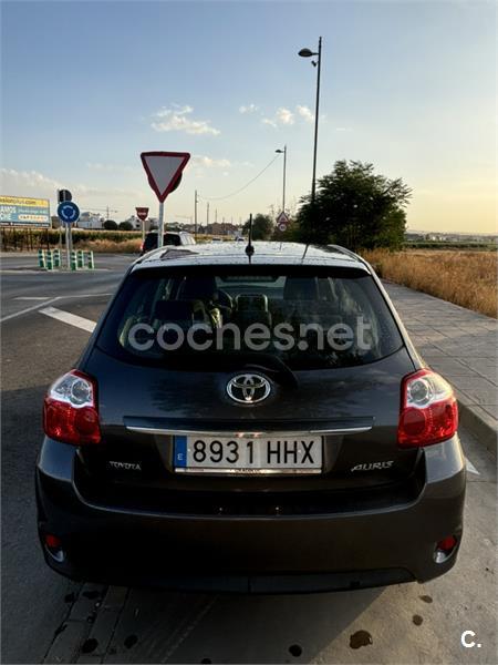 TOYOTA Auris 130 Active Touring Sports