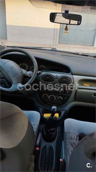 RENAULT Scenic