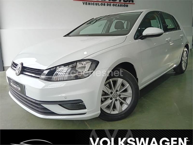 VOLKSWAGEN Golf Business Navi 1.6 TDI