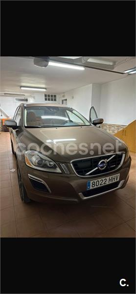 VOLVO XC60 2.4 D5 AWD RDesign Auto