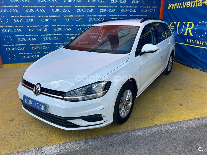 VOLKSWAGEN Golf Business Navi 1.6 TDI Variant