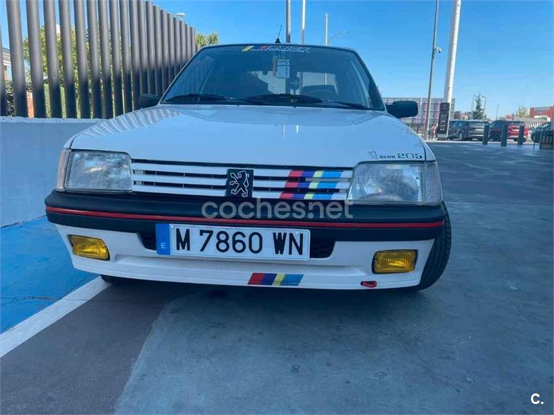 PEUGEOT 205