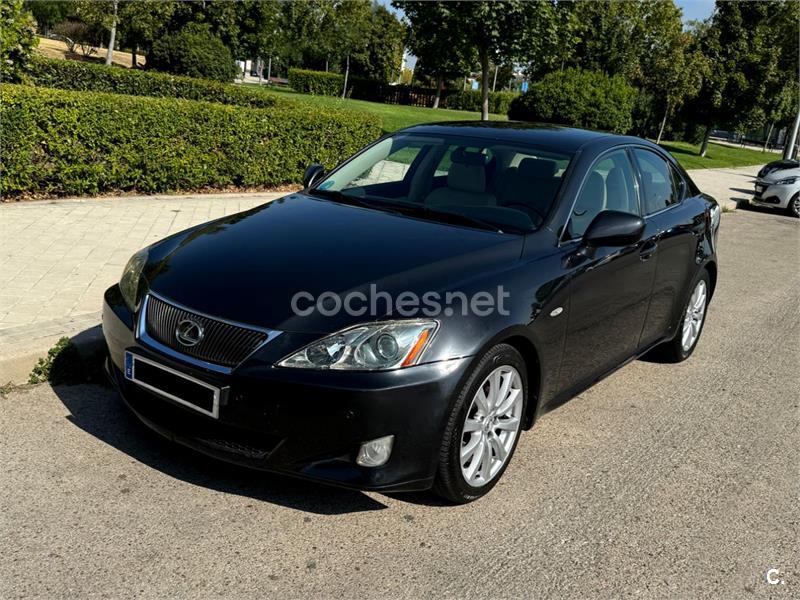 LEXUS IS250 Luxury 4p.