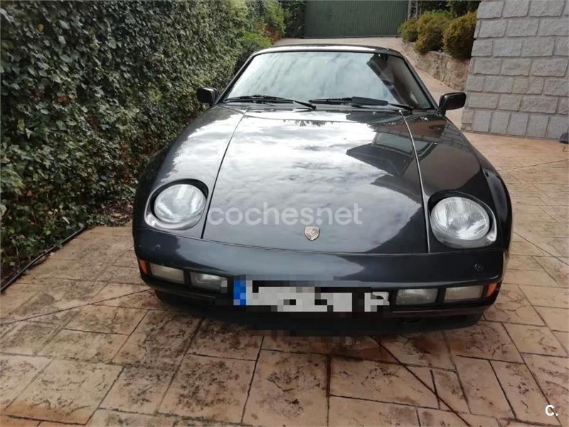 PORSCHE 928