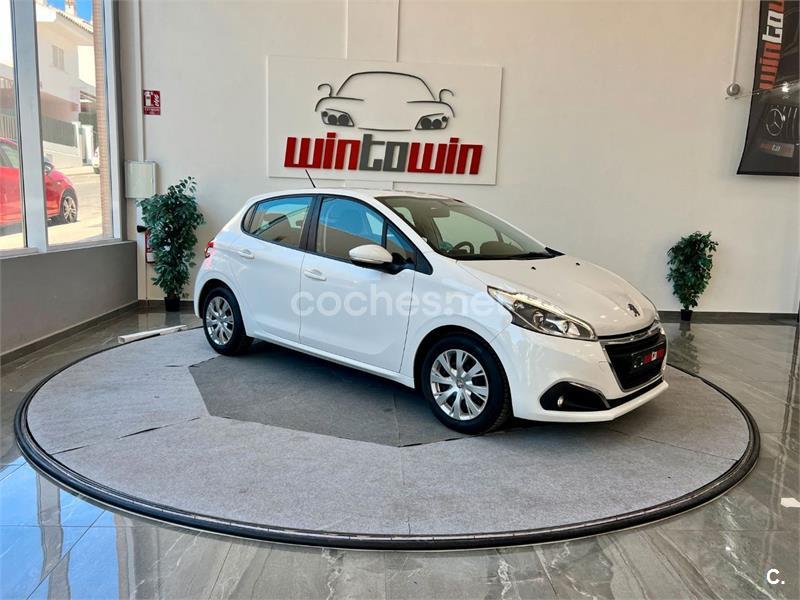 PEUGEOT 208 5P Signature 1.2L PureTech 60KW 82CV