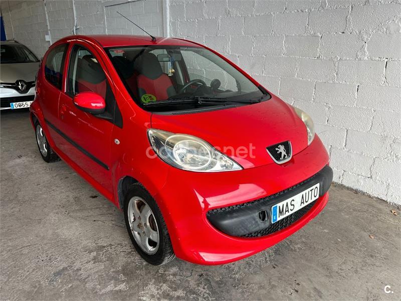 PEUGEOT 107 1.0i 2Tronic Urban Move