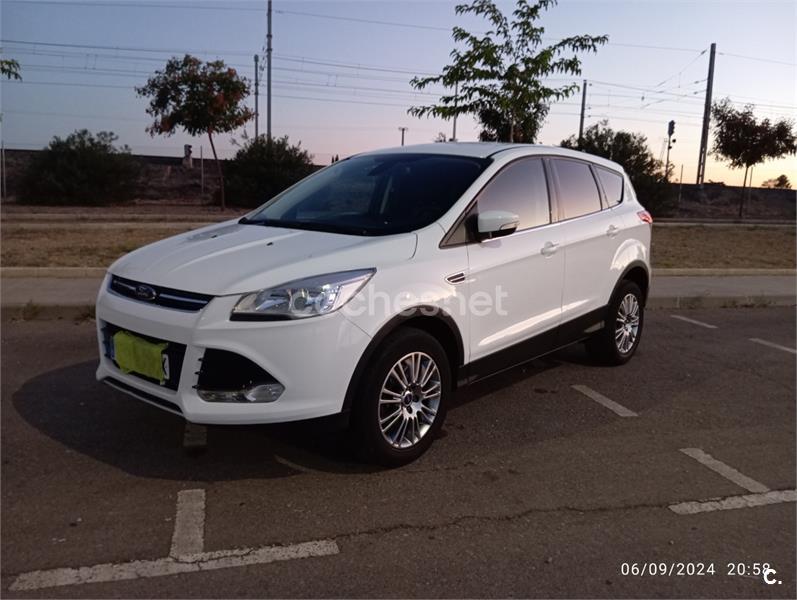 FORD Kuga 2.0 TDCi 140 4x4 Titanium Powershift 5p.