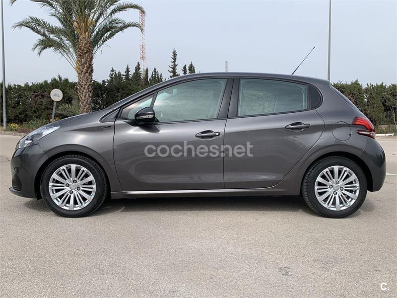 PEUGEOT 208 Signature BlueHDi