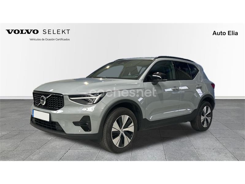 VOLVO XC40 2.0 B3 G Plus Dark Auto 5p.