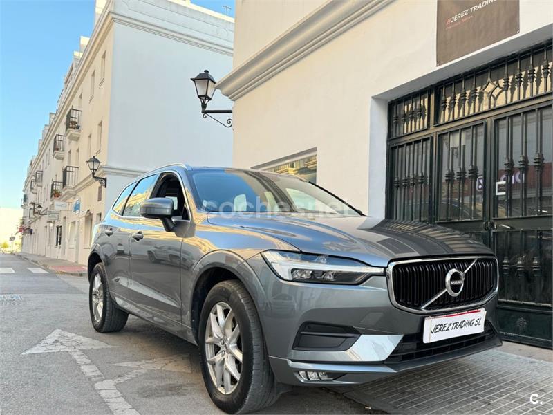 VOLVO XC60 2.0 B4 D AWD Momentum Pro Auto 5p.