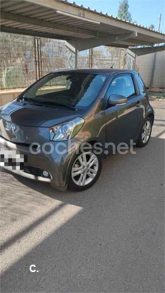 TOYOTA iQ