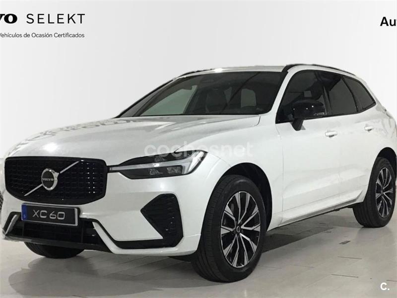 VOLVO XC60 2.0 B4 D AWD Plus Dark Auto