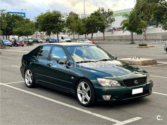 LEXUS IS200