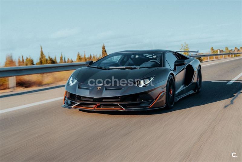 LAMBORGHINI Aventador 6.5 V12 LP 7004 2p.