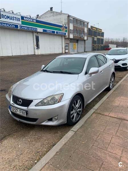 LEXUS IS200