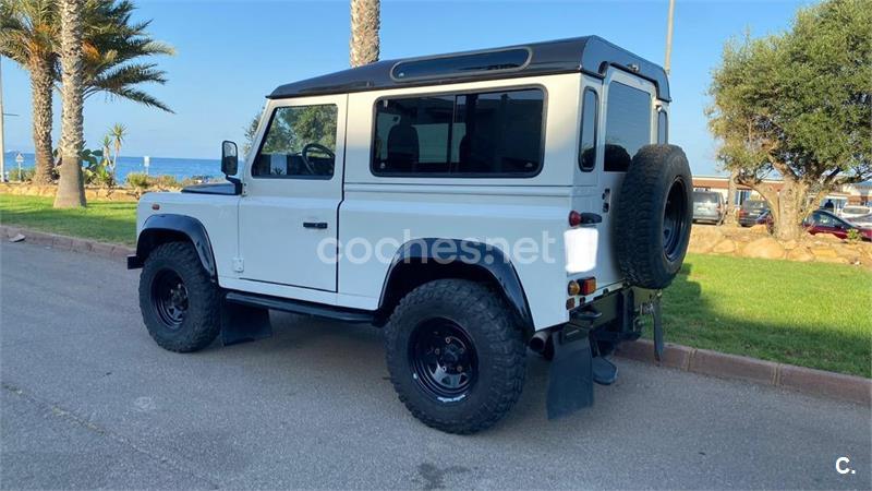 LAND-ROVER Defender