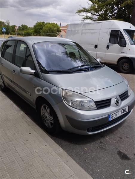 RENAULT Scenic