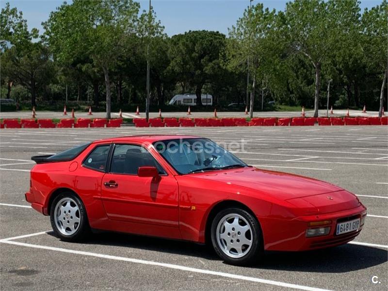 PORSCHE 944 944 3.0 S2 2p.