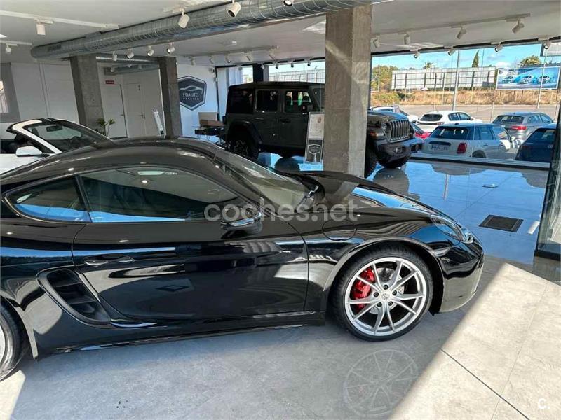 PORSCHE Cayman