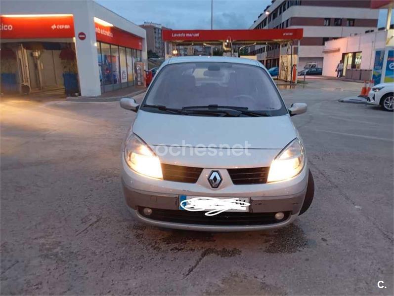 RENAULT Scenic