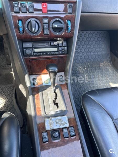 MERCEDES-BENZ Clase E E 300 DT AUTO KAT 5p.