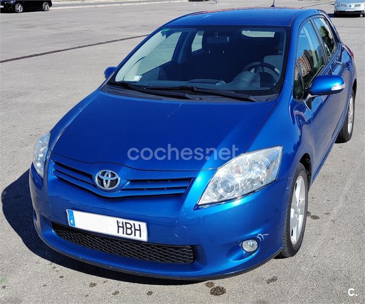 TOYOTA Auris 1.33 VVTi Dual Active 5p.