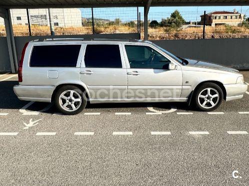 VOLVO V70 2.4D 5p.