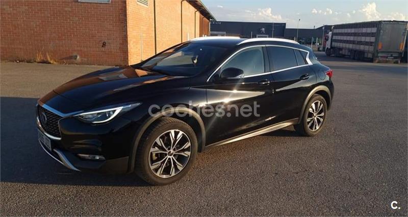 INFINITI QX30 2.2D PREMIUM TECH 7DCT AWD