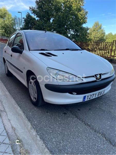 PEUGEOT 206