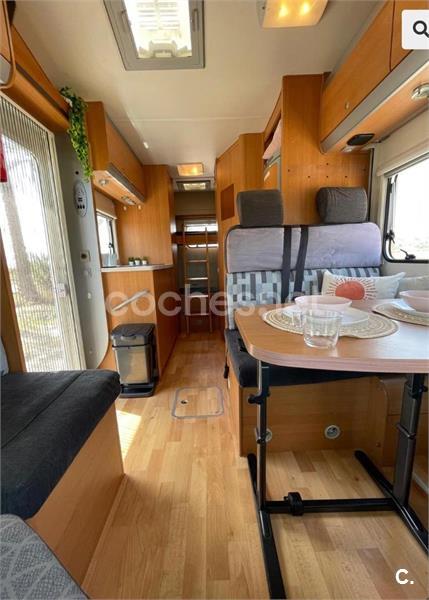 Se vende autocaravana WEINSBERS - SCOUT