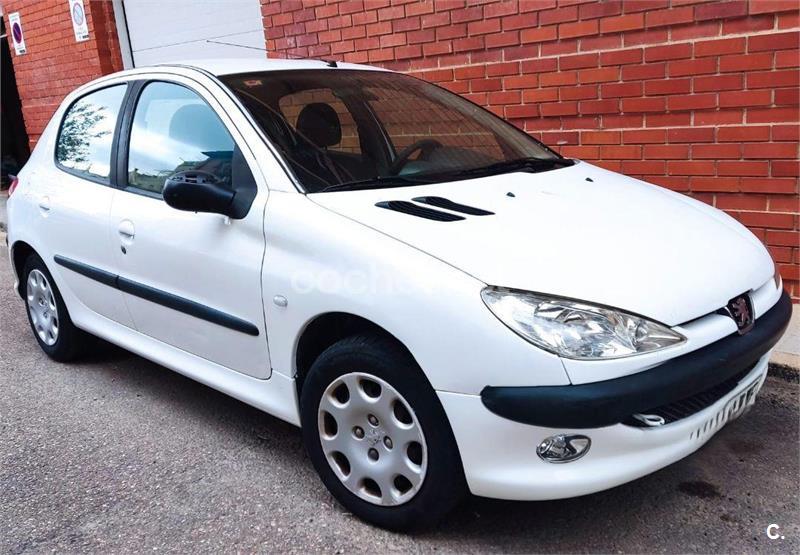 PEUGEOT 206