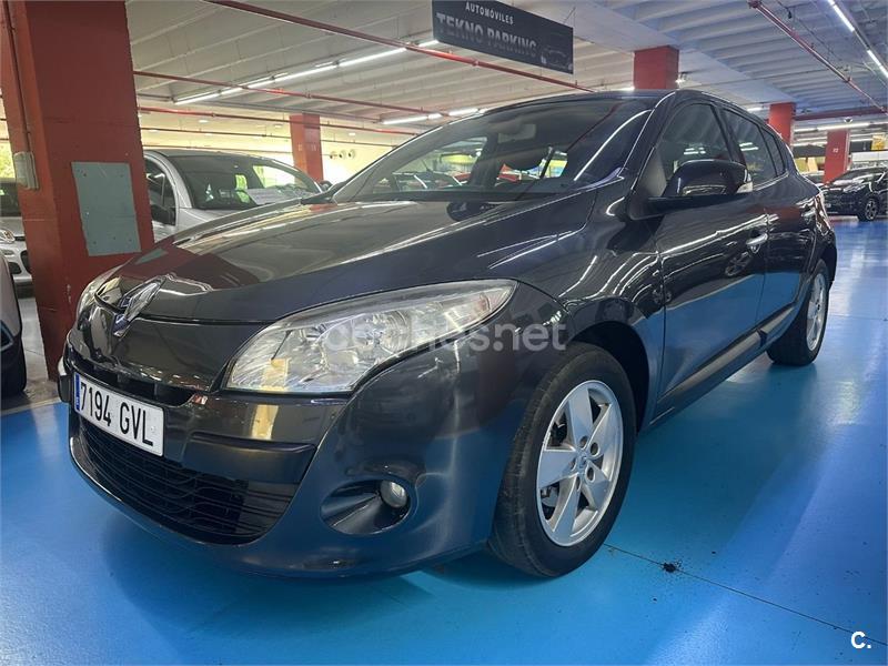 RENAULT Megane Dynamique 2.0 16v 140 Auto CVT E5