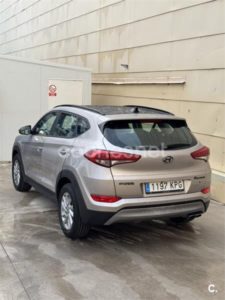 HYUNDAI TUCSON 1.6 TGDi Link Sky 4x2